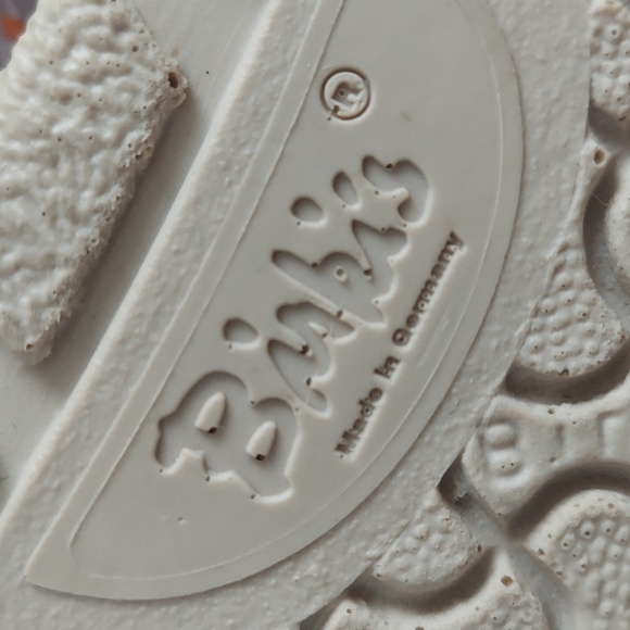 Birkenstock "Birkis" Flat Sandals, Size 36, White Floral w/ Three Buckle Straps - Picture 7 of 8